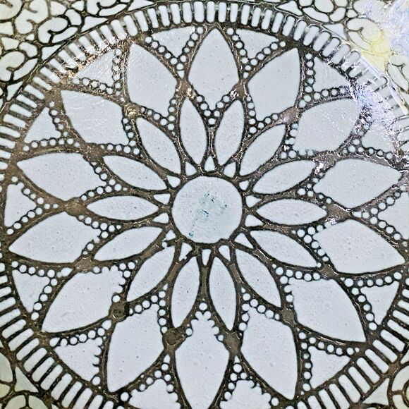 Signed Vintage Art Glass Plate Yellow White Clear Lacy Pattern 8.75 in - Picture 12 of 12